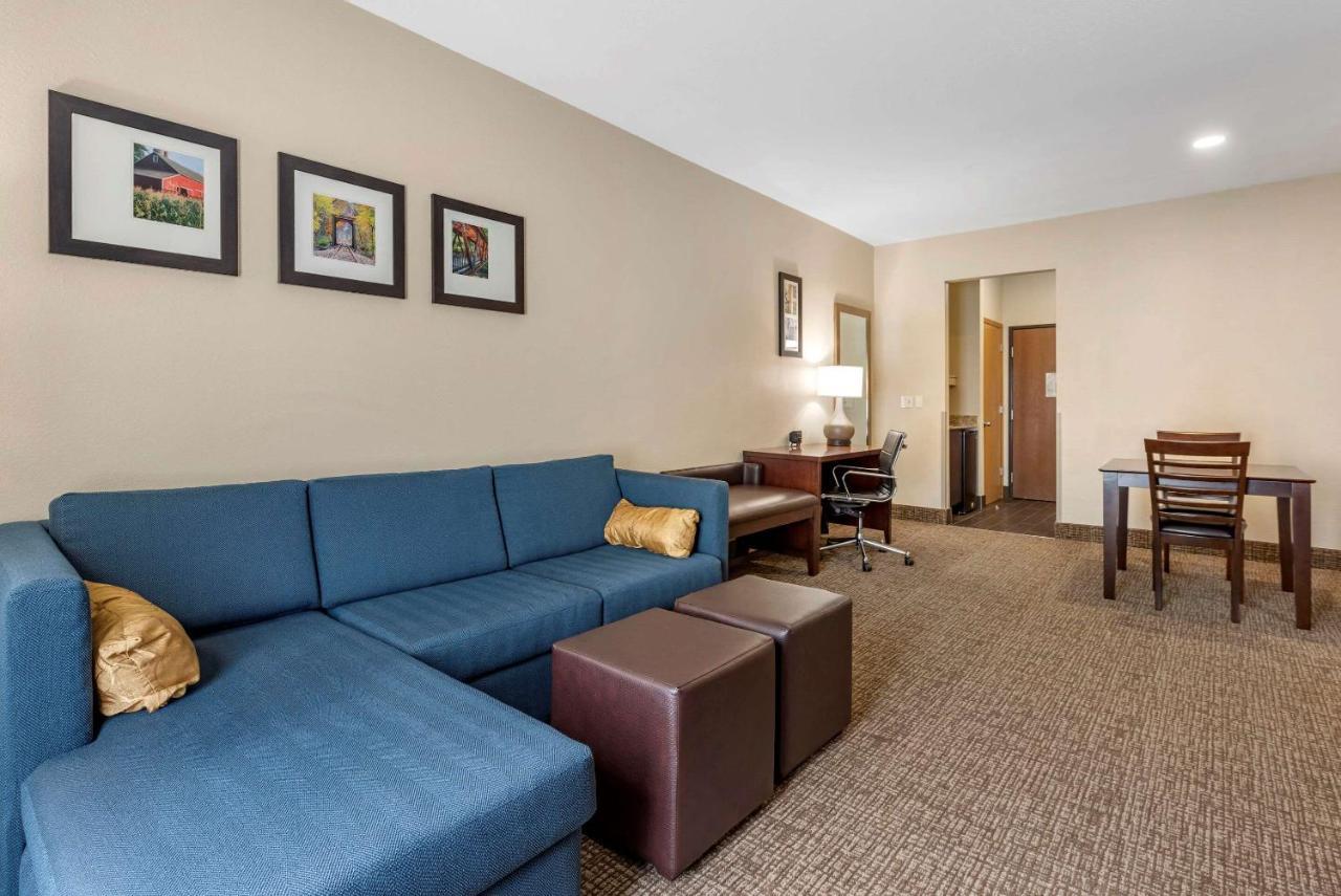 Comfort Suites Auburn Near I-69 Esterno foto