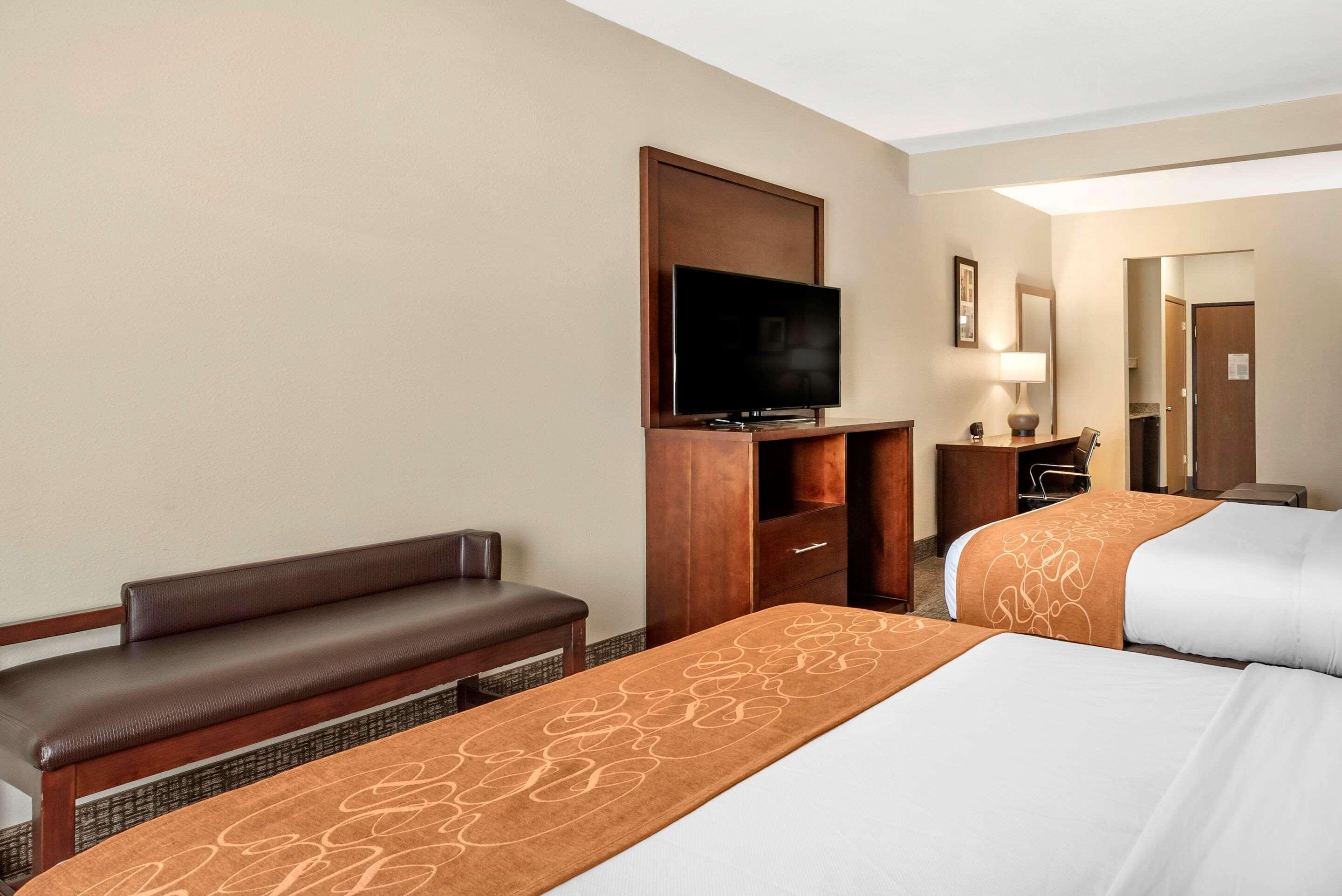 Comfort Suites Auburn Near I-69 Esterno foto