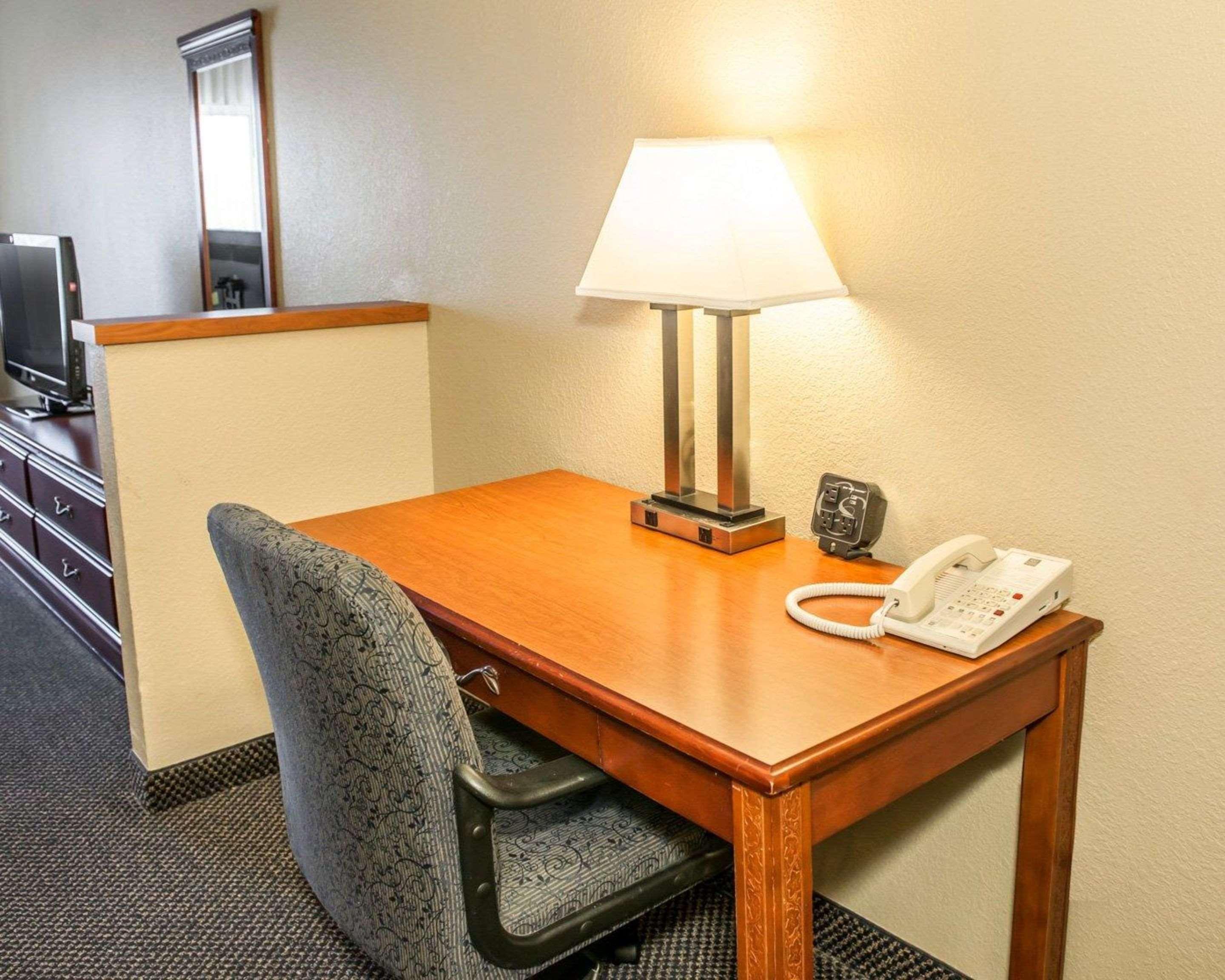 Comfort Suites Auburn Near I-69 Esterno foto