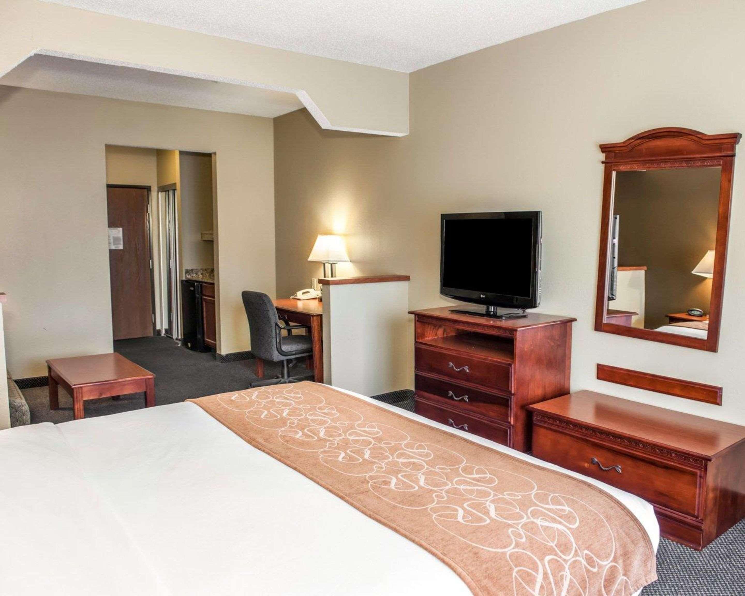 Comfort Suites Auburn Near I-69 Esterno foto
