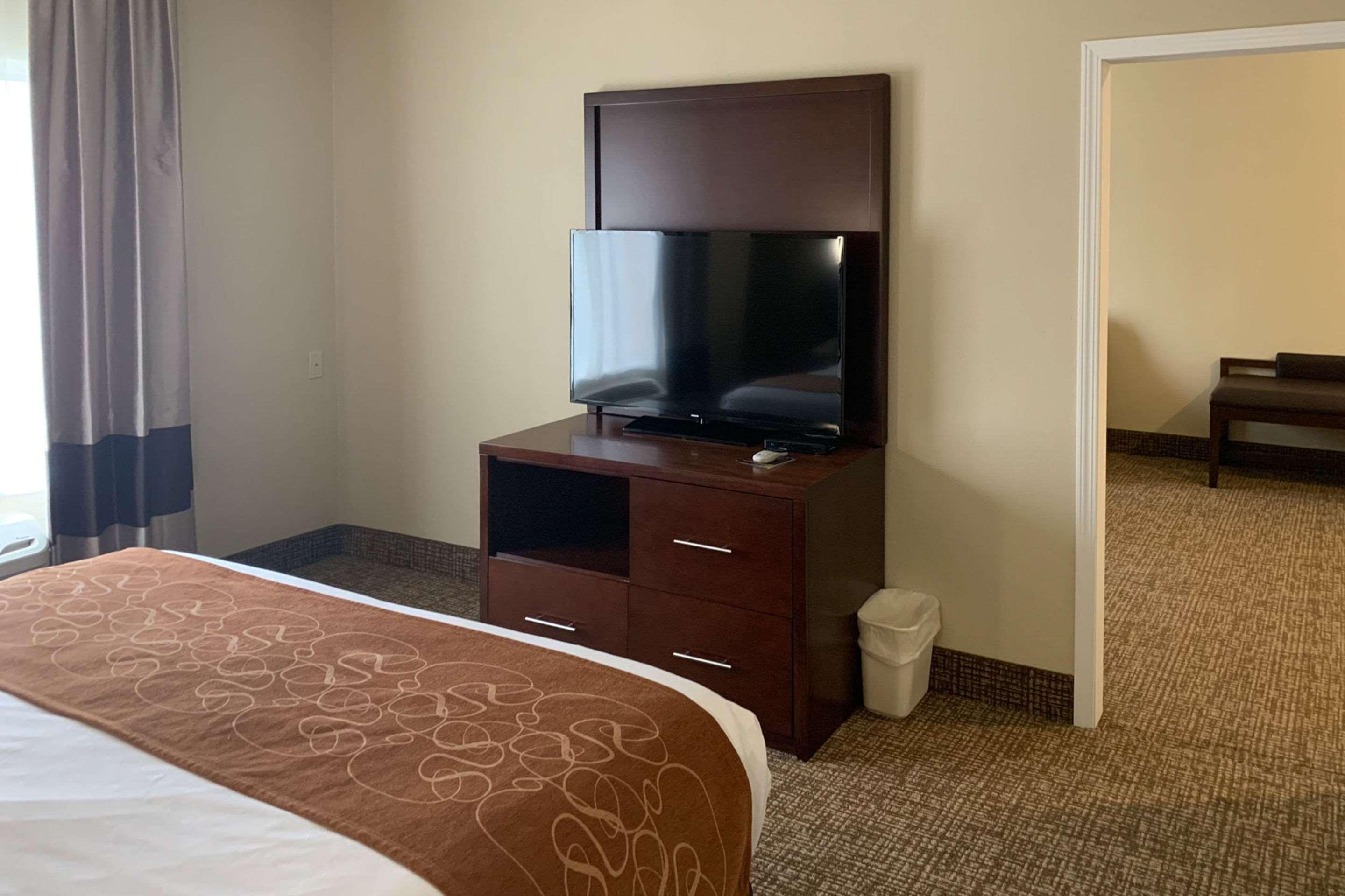 Comfort Suites Auburn Near I-69 Esterno foto