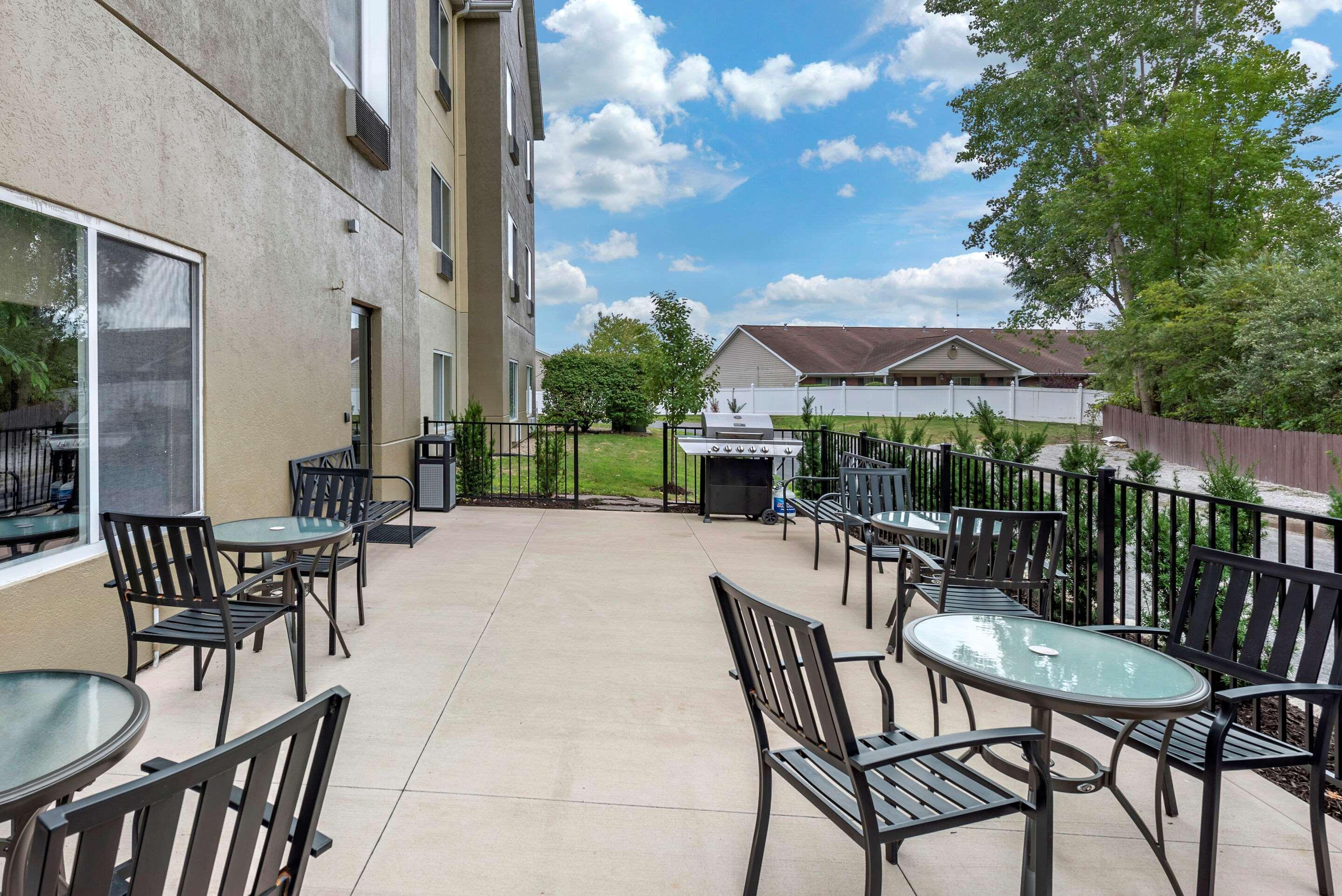 Comfort Suites Auburn Near I-69 Esterno foto