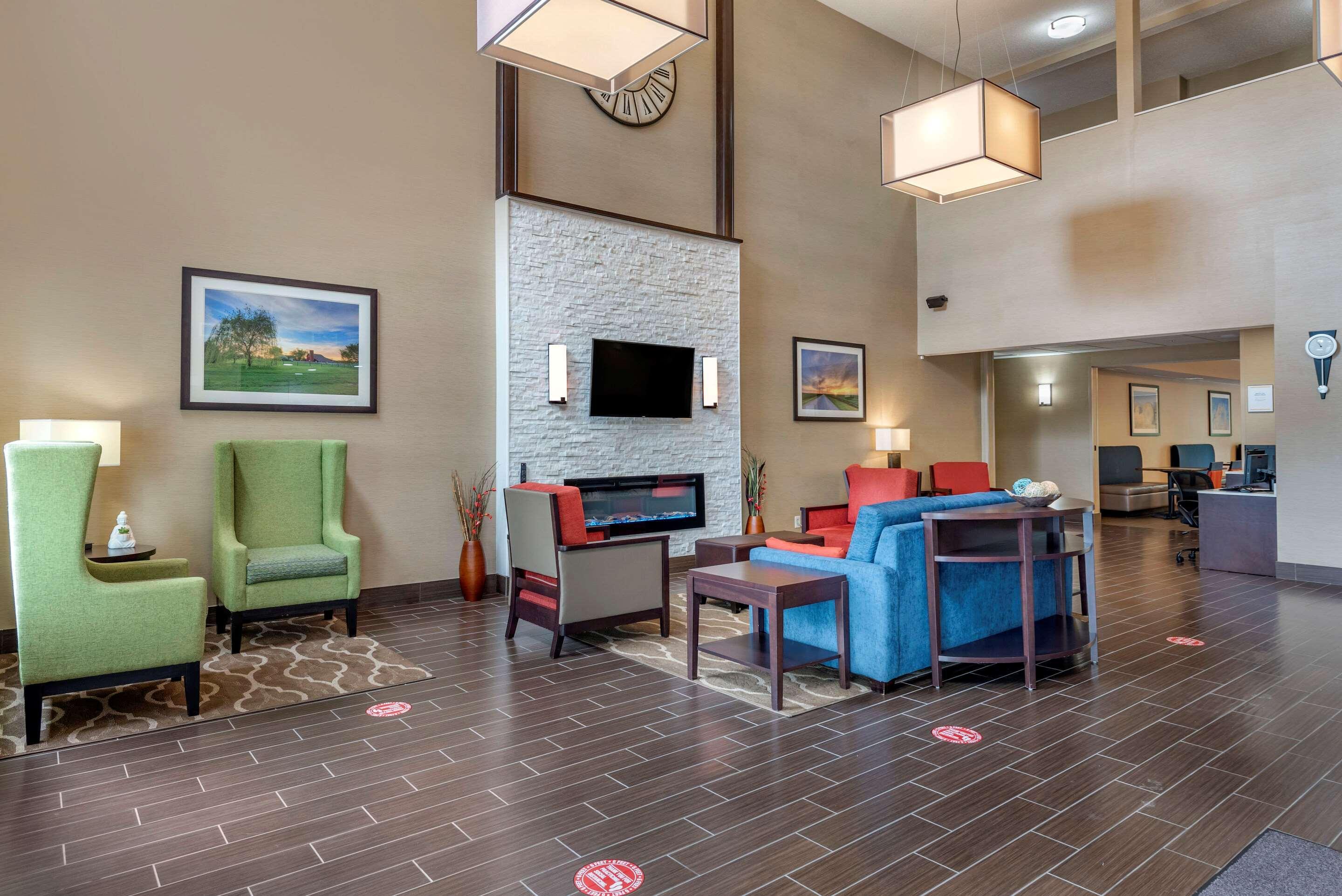 Comfort Suites Auburn Near I-69 Esterno foto